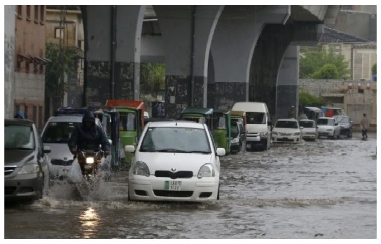 Rain likely to hit Karachi from tomorrow amid sweltering weather