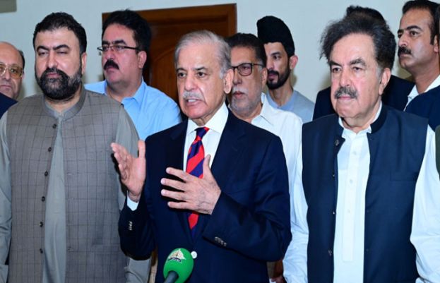 PM launches agri tube wells solarization initiative for Balochistan