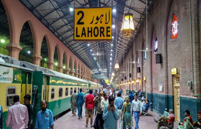 Pakistan Railways cuts fares by over 50%